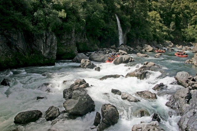 White water raft guiding technique